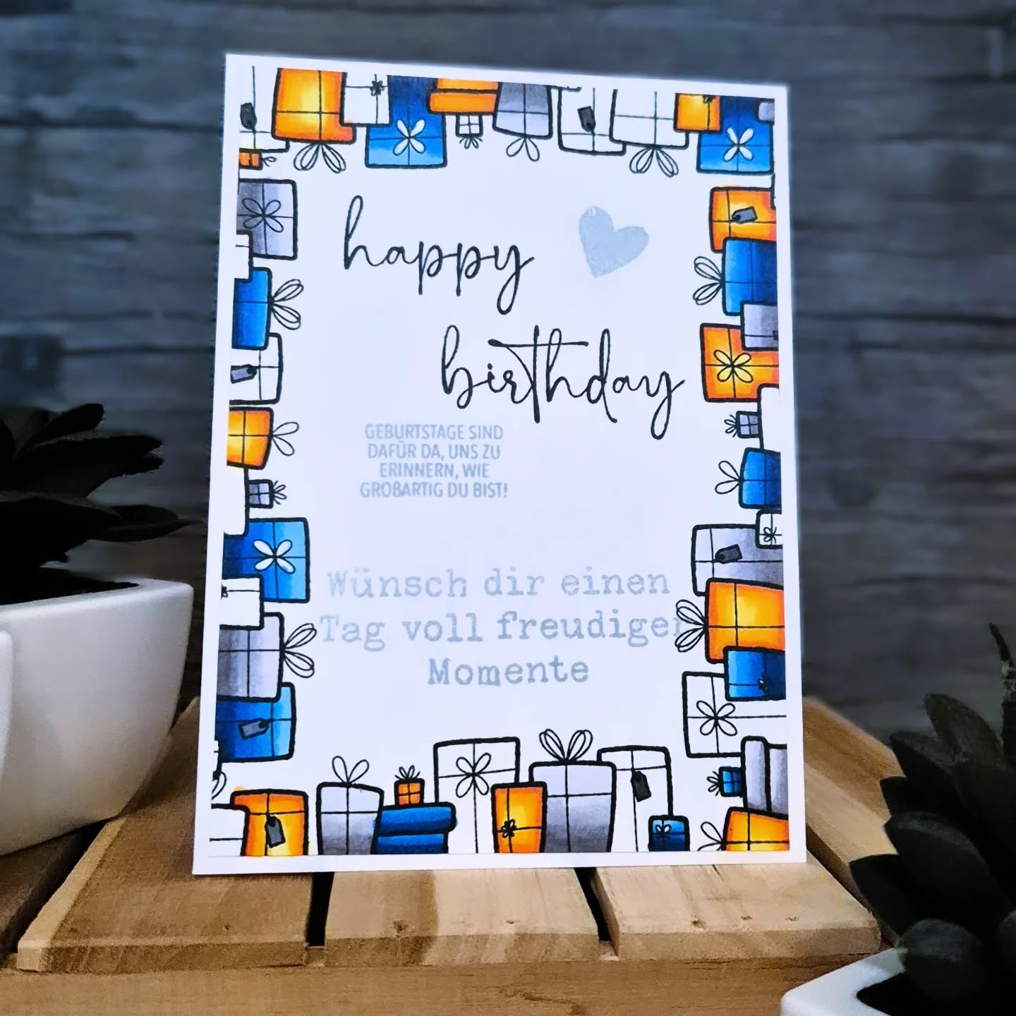 Und noch eine gestempelte Karte von meinem Basteltreff. Bei der ich auch ein bisschen coloriert habe. Einfach drauf los stempeln macht soviel Spaß.

#stempeltierchenleipzig #freufreufreu #happy

Habt einen schönen Tag,
Euer StempeltierchenLeipzig