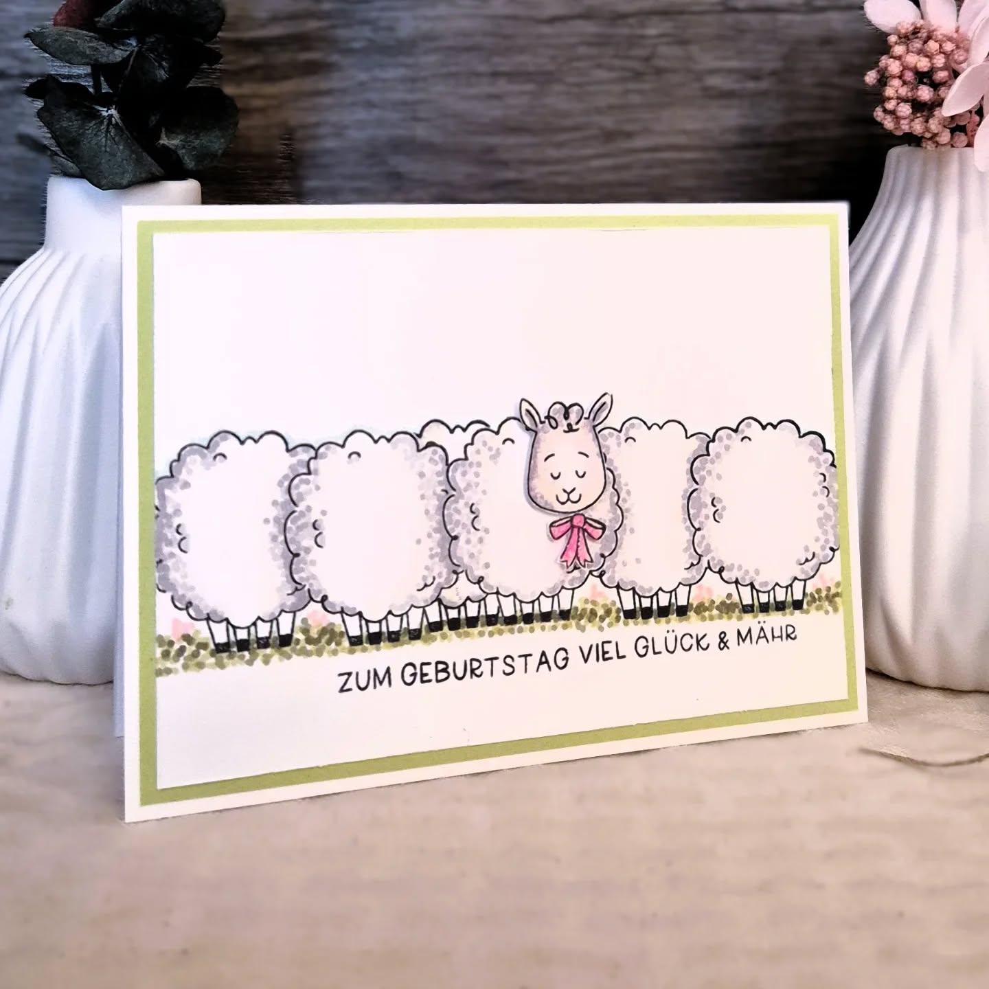 Ich musste die gepunktete Technik mit den Stampin Blends von der lieben Steffi von @stempelwiese ausprobieren und was soll ich sagen, dass macht unglaublich viel Spaß.. Dankeschön für die tolle Idee. Das Stempelset Knuddelschaf von Stampin'Up!© ist aber auch zuckersüß.

Habt einen schönen Tag,

Euer StempeltierchenLeipzig 🤗

#stempeltierchenleipzig #stampinup #basteln #freufreufreu